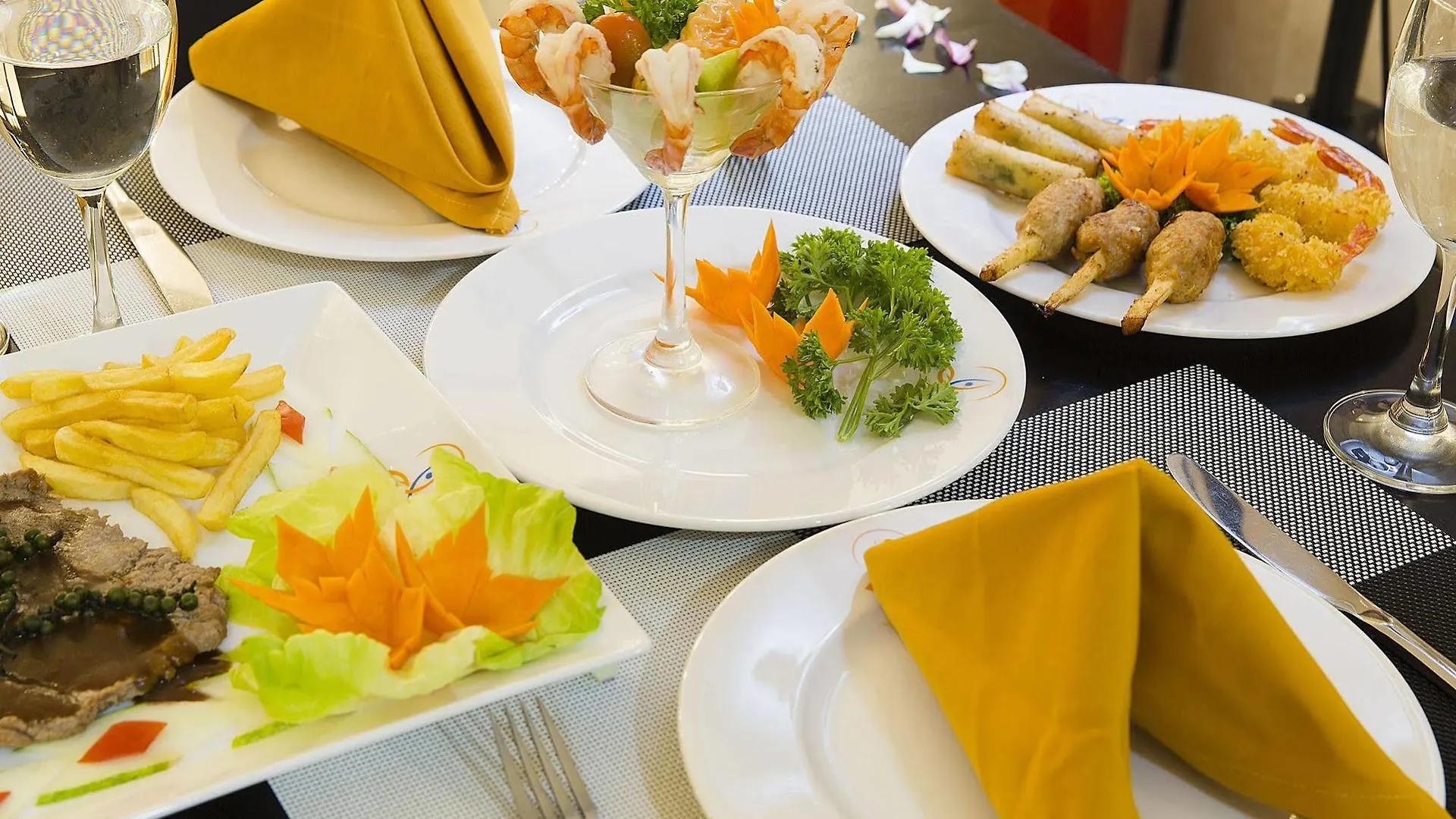 Dendro Gold Hotel Nha Trang