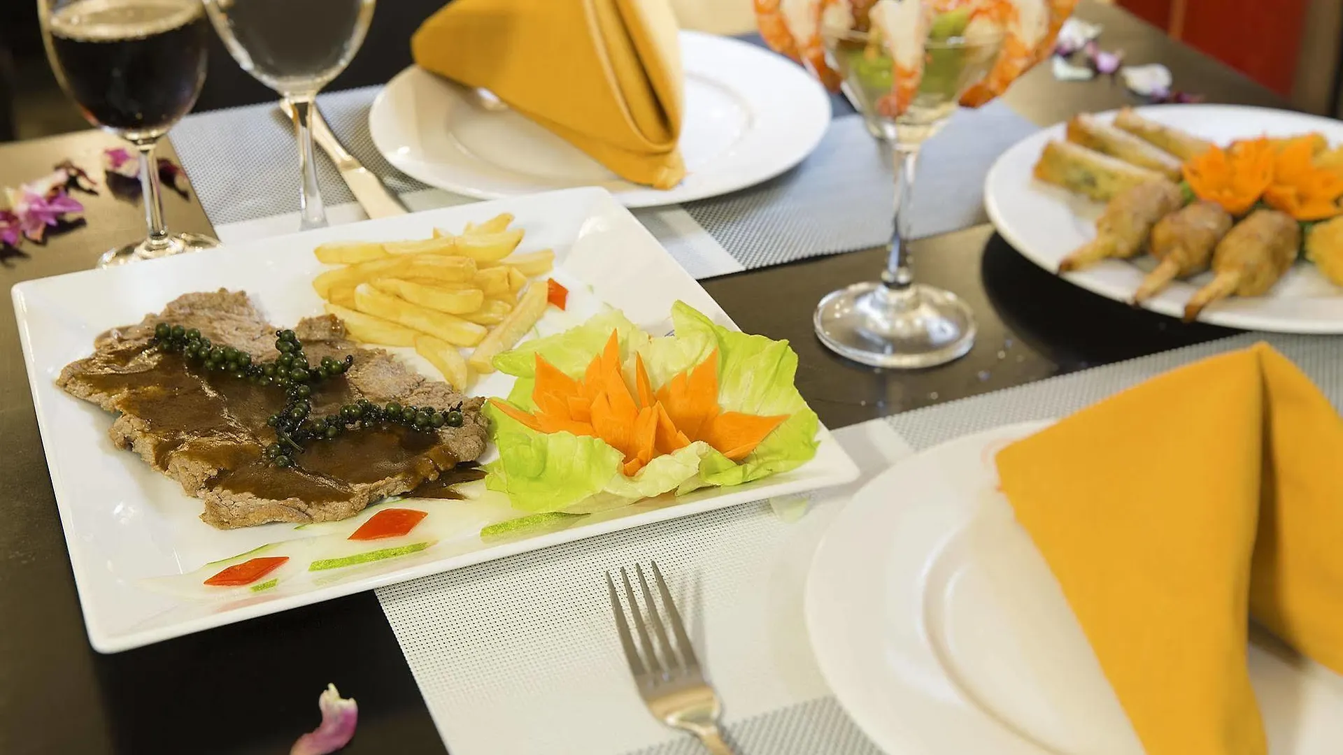 Dendro Gold Hotel Nha Trang